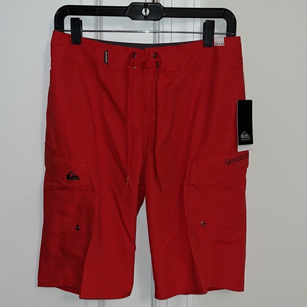 New with tags Red Manic 22 Quiksilver water men’s surf board shorts 28 small